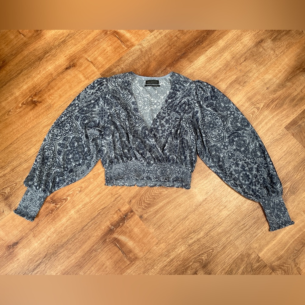 Urban Outfitters puff dolman sleeve velvet cropped blouses MEDIUM‎ blue romantic